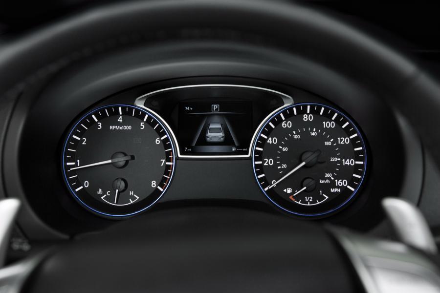 Панель приборов Nissan Altima SR 2016 года  (фото 6 из 13)